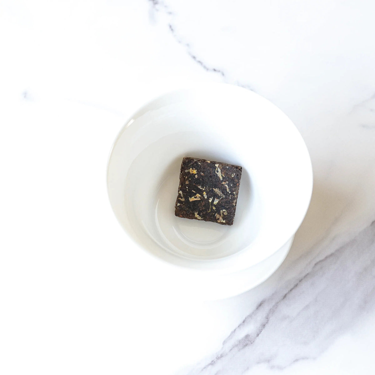 CHICHATEA Mini Chrysanthemum Pu-erh Tea Cakes with pressed ripe Pu-erh and chrysanthemum